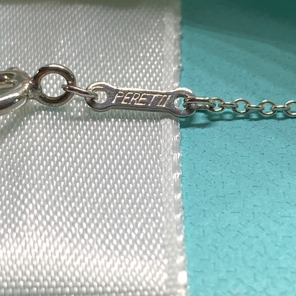 Tiffany & Co Dove Cross Elsa Peretti 925 silver 16” with box - Picture 8 of 8